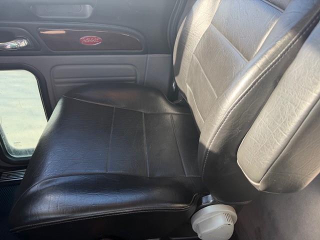 2020 Peterbilt 389-35