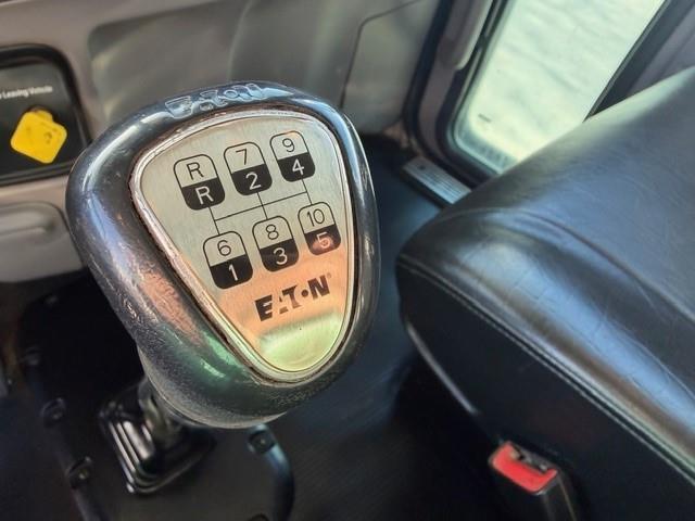 2020 Peterbilt 389-37