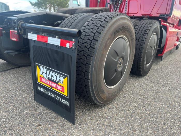 2022 International LT625-21