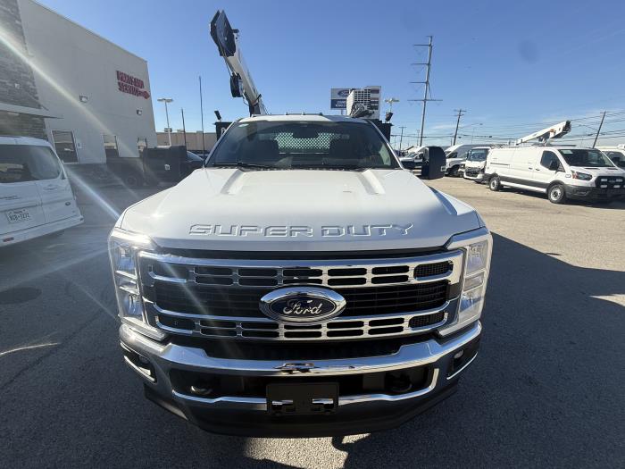 2025 Ford F-550-8