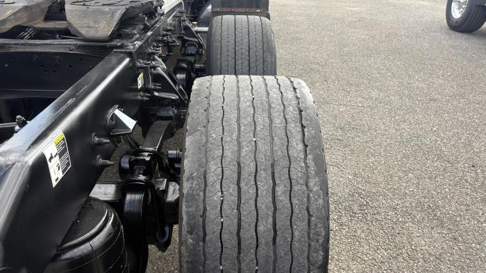 2022 Peterbilt 389-26