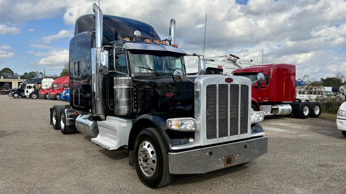 2022 Peterbilt 389-7