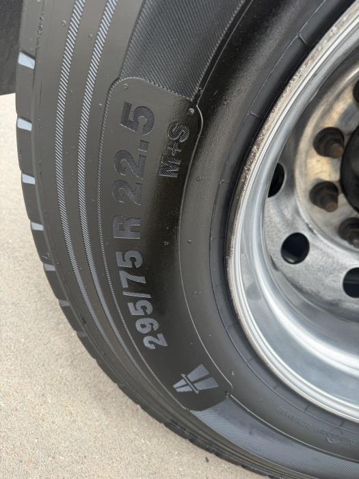 2021 Peterbilt 579-9