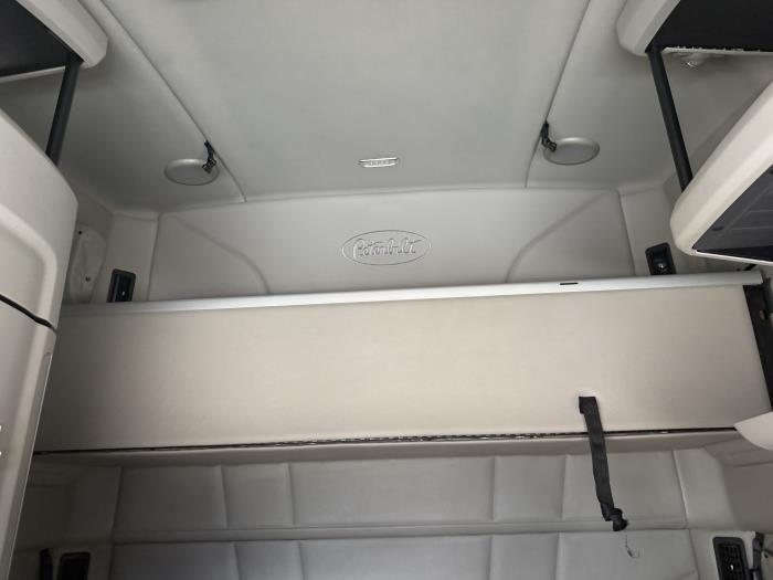 2021 Peterbilt 579-27