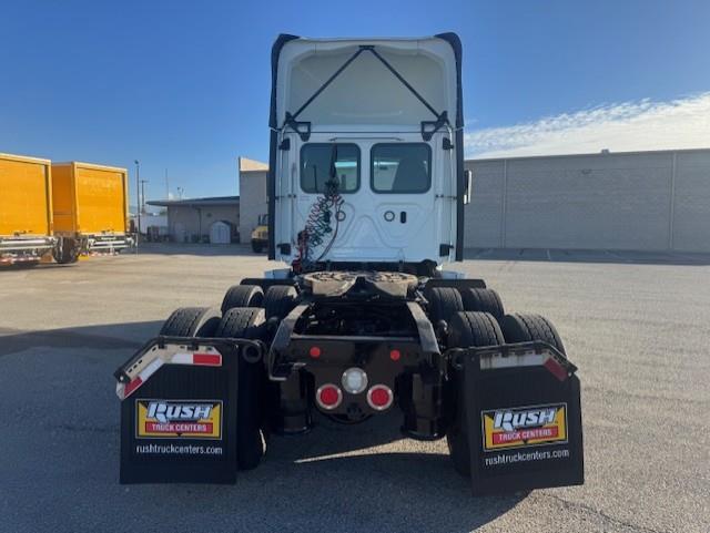 2019 Freightliner Cascadia-6