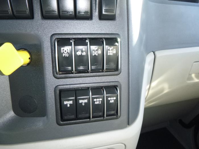 2020 Peterbilt 567-25