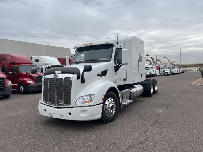 2022 Peterbilt 579-0