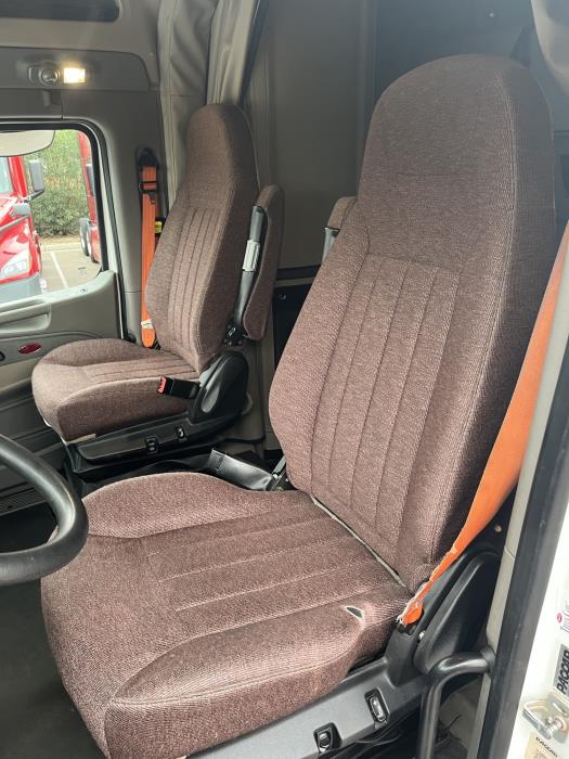 2022 Peterbilt 579-9