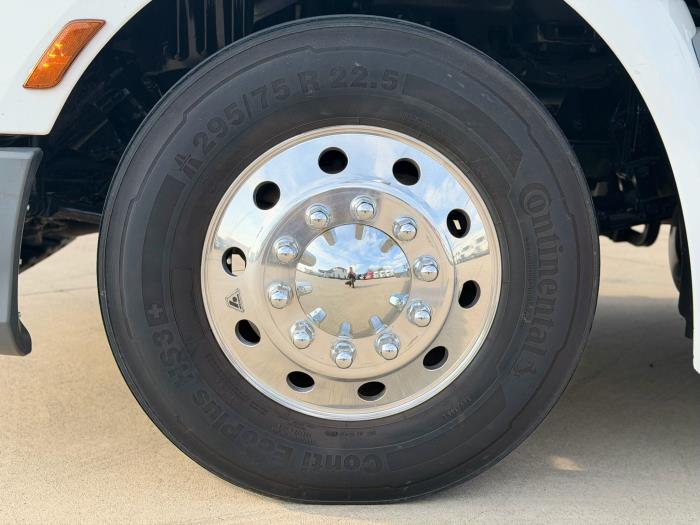 2021 Peterbilt 579-8