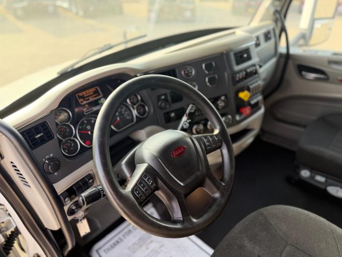 2021 Peterbilt 579-15