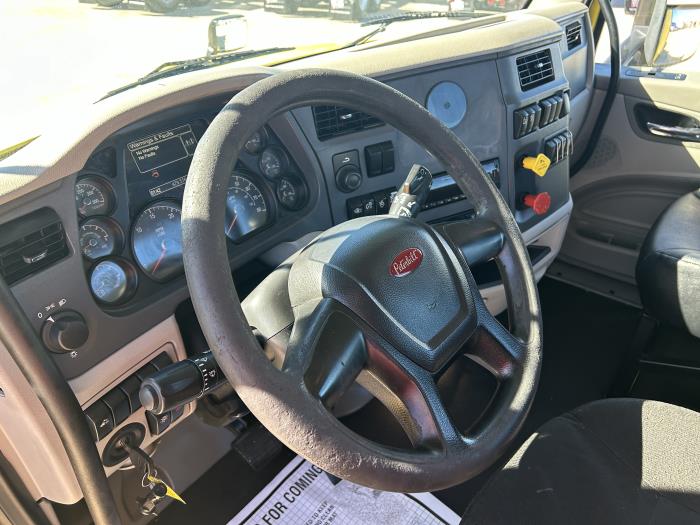 2021 Peterbilt 579-10