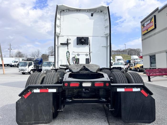 2022 Peterbilt 579-8