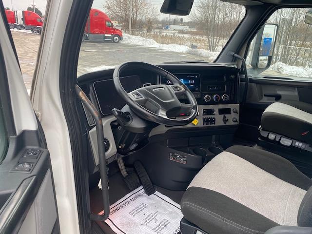 2024 Freightliner Cascadia-14