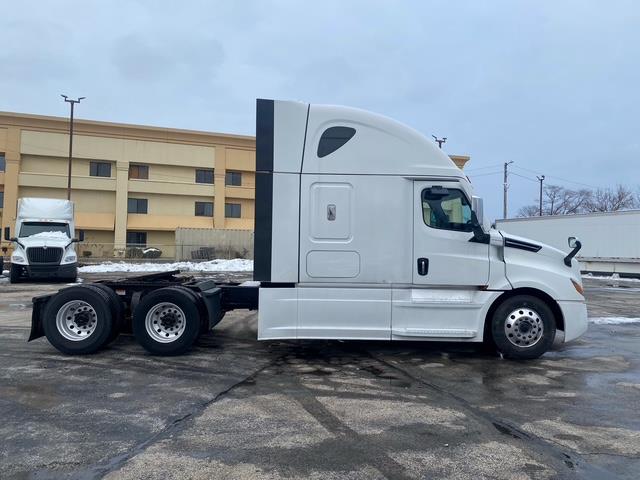 2024 Freightliner Cascadia-7