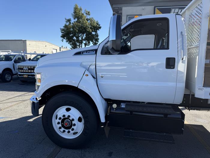 2026 Ford F-750-9