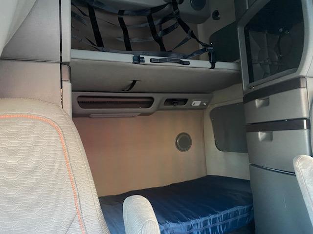 2023 Volvo VNL64T860-52