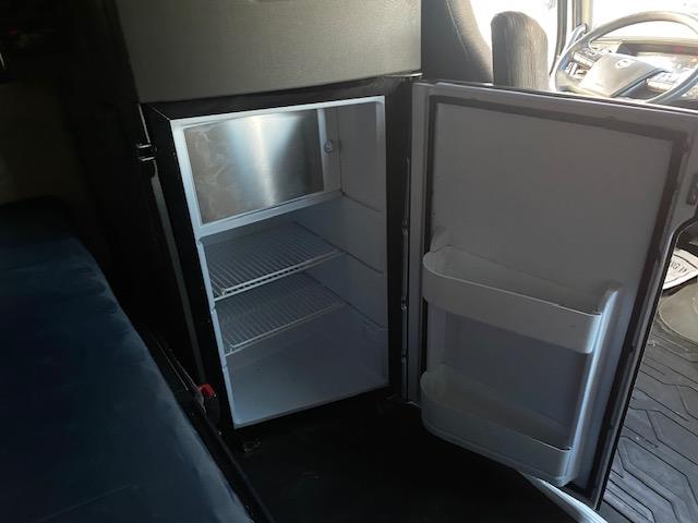 2023 Volvo VNL64T860-53