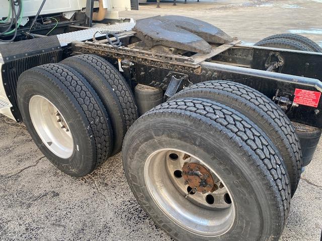 2023 Volvo VNL64T860-5