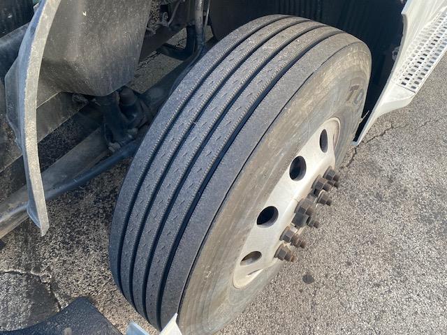 2023 Volvo VNL64T860-11