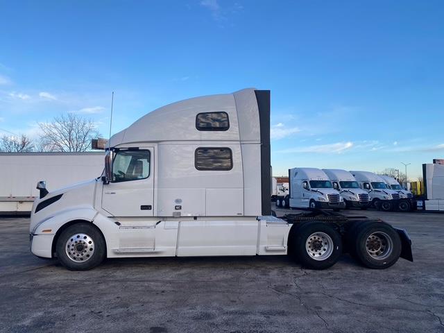2023 Volvo VNL64T860-2