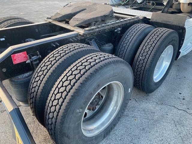 2023 Volvo VNL64T860-7