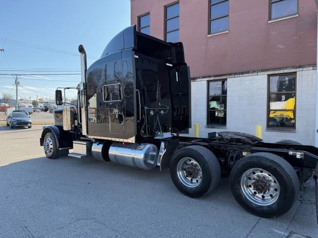 2022 Peterbilt 389-1