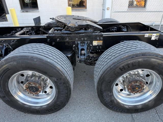 2022 Peterbilt 389-2