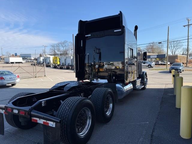 2022 Peterbilt 389-3