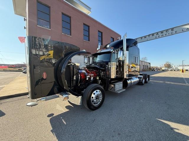 2022 Peterbilt 389-6