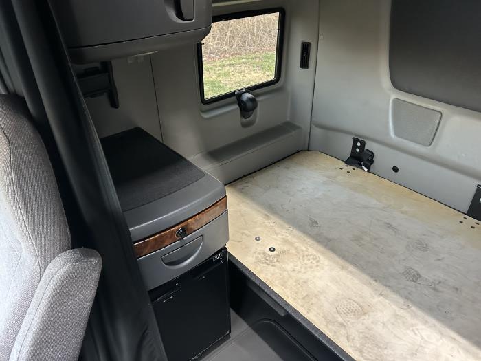 2022 International LT625-15