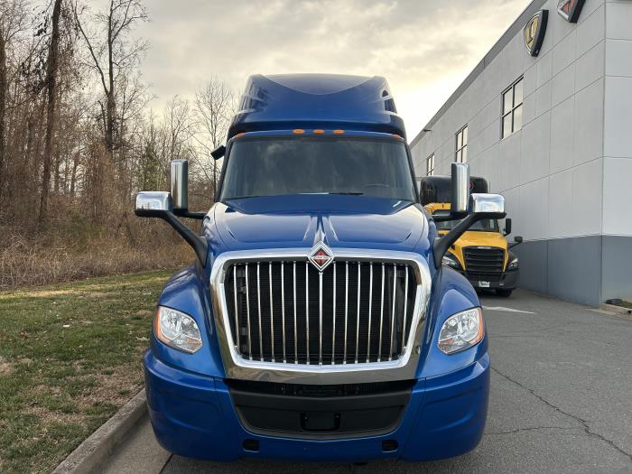 2022 International LT625-2