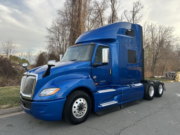 2022 International LT625-3