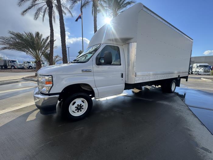 2021 Ford E-450-0