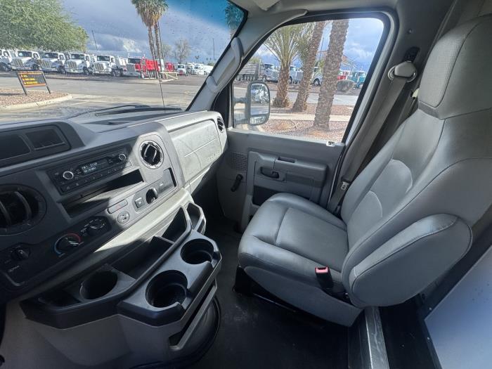 2021 Ford E-450-14