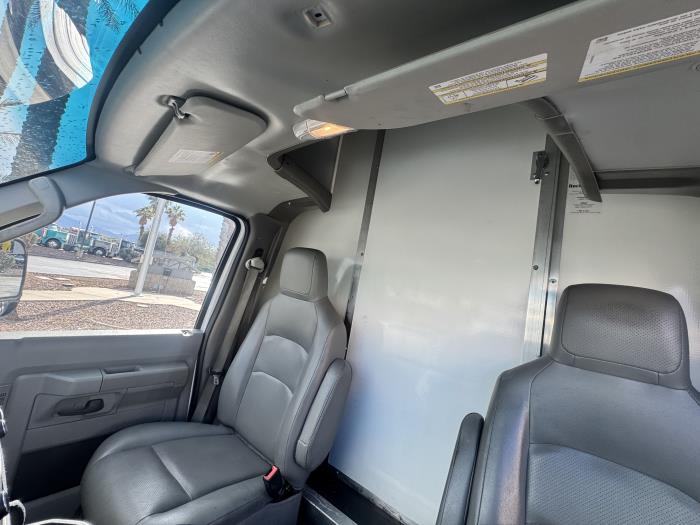 2021 Ford E-450-15