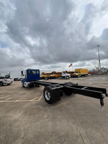 2017 Peterbilt 337-4