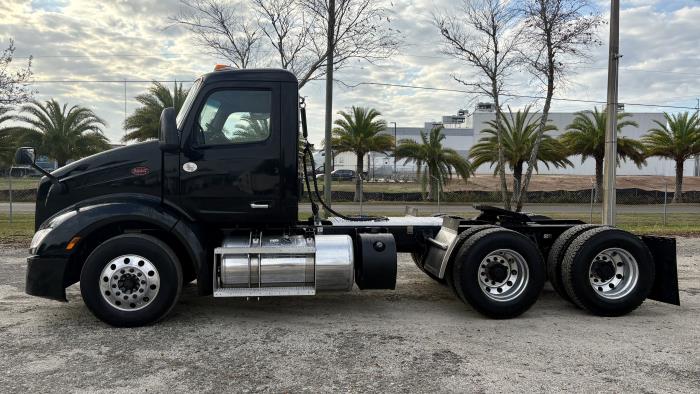 2022 Peterbilt 579-1