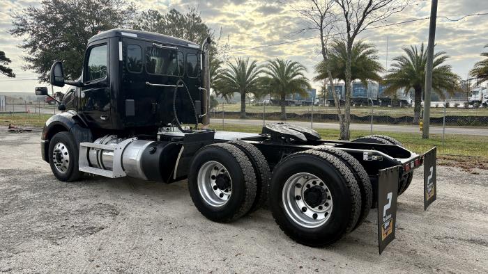 2022 Peterbilt 579-2