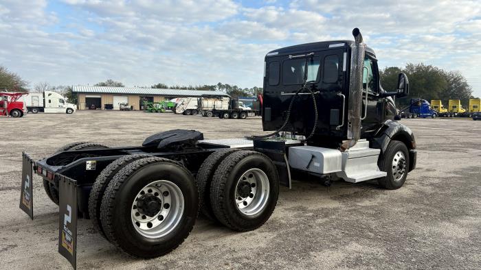 2022 Peterbilt 579-4