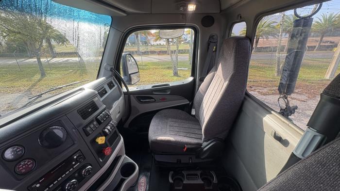 2022 Peterbilt 579-9