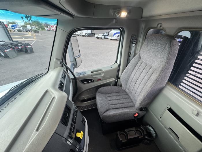 2018 Peterbilt 567-13