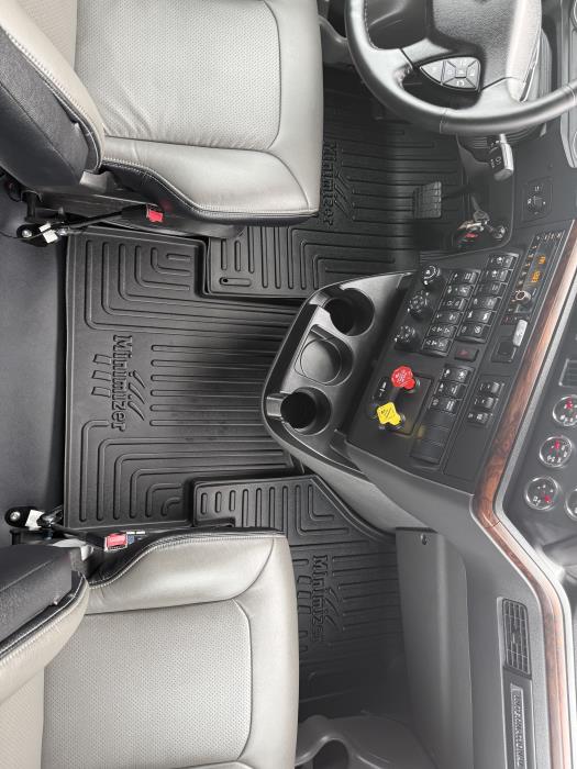 2026 International LT625-32