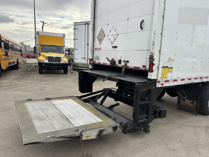 2020 Peterbilt 337-7