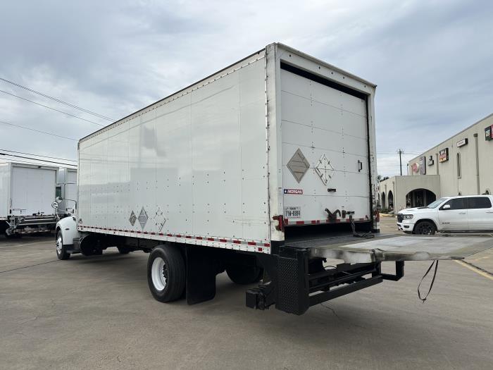 2020 Peterbilt 337-6