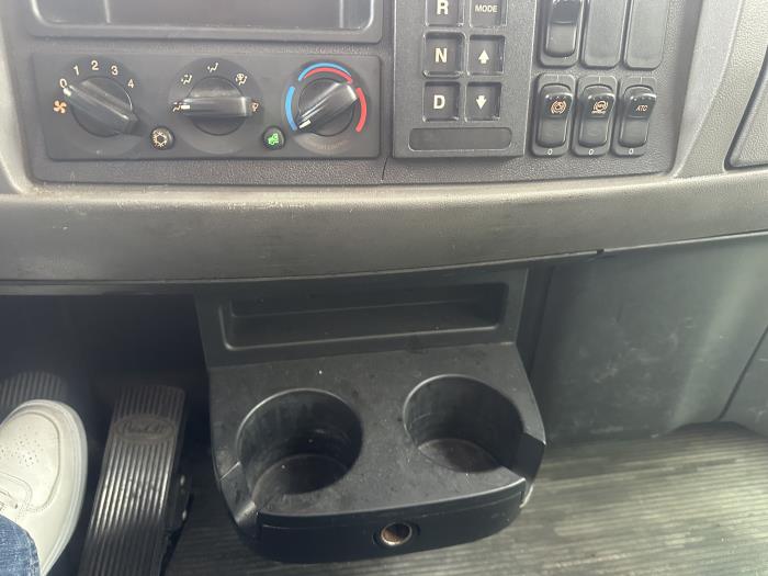 2020 Peterbilt 337-8