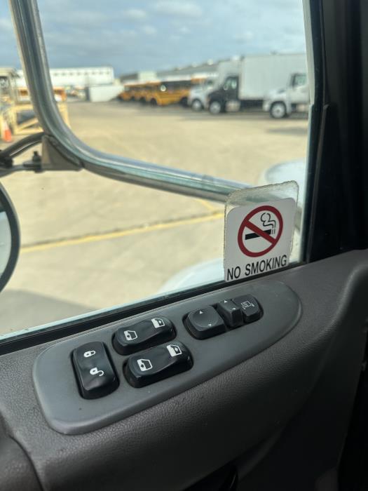 2020 Peterbilt 337-16