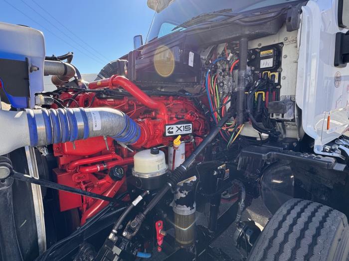 2020 Peterbilt 567-8