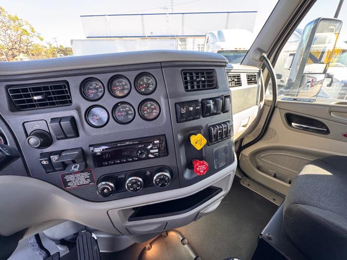 2020 Peterbilt 567-12