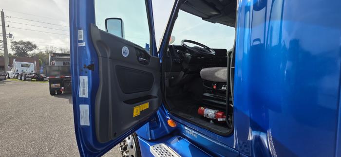 2022 International LT625-9