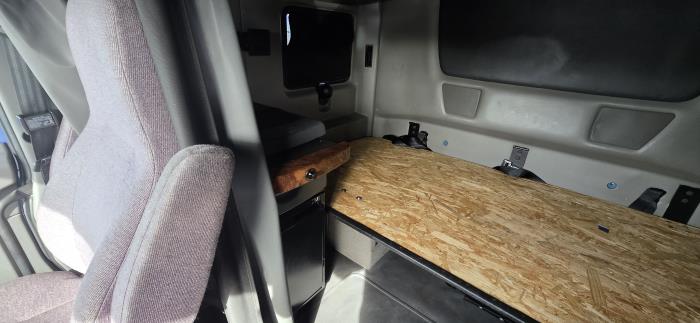 2022 International LT625-12